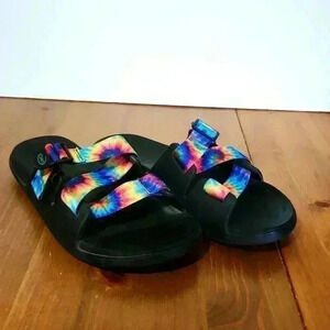 Chaco Mens size 10  tye dyed sandals